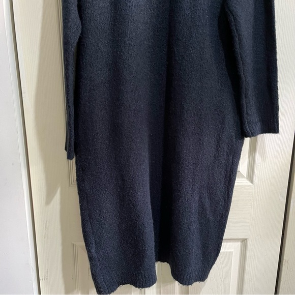 B. Young Fine Knit Long open Navy Blue cardigan in Medium size - Picture 5 of 6